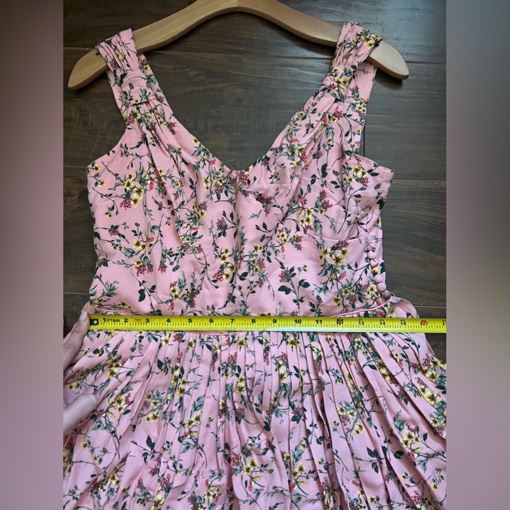Gal Meets Glam “Sarah” dress - Picture 7 of 13